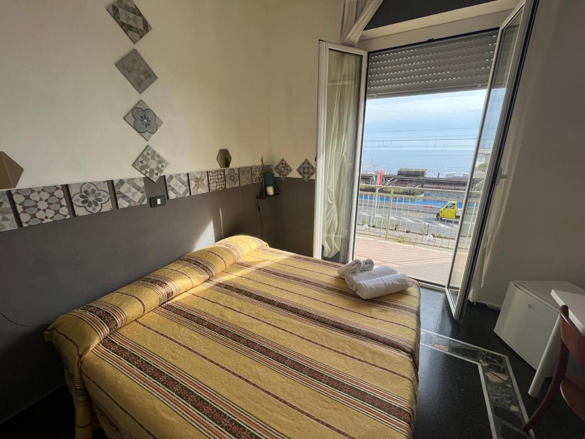 Piccolo Hotel Di Lavagna Eksteriør bilde